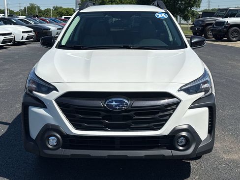 Used 2024 Subaru Outback Premium AWD/4WD image 8