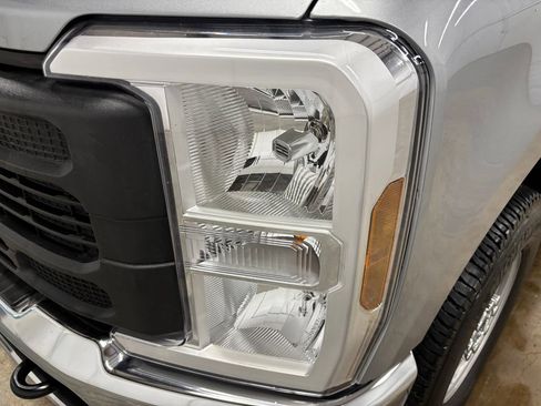 Used 2024 Ford F250 XL w/ XL Driver Assist Package AWD/4WD image 8