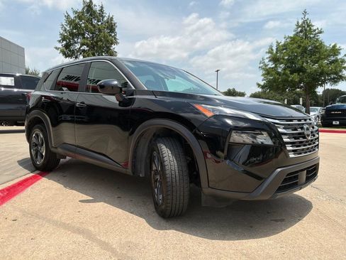 Used 2025 Nissan Rogue SV FWD image 4