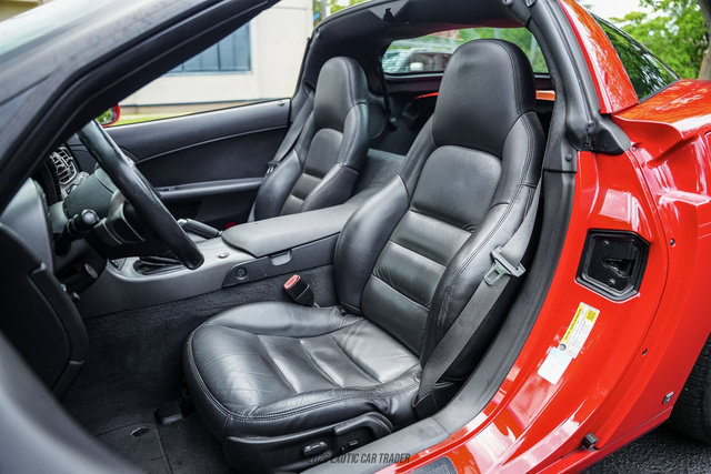 Used 2006 Chevrolet Corvette Coupe w/ Preferred Equipment Group RWD image 42