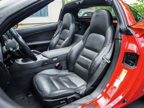 Used 2006 Chevrolet Corvette Coupe w/ Preferred Equipment Group RWD image 42