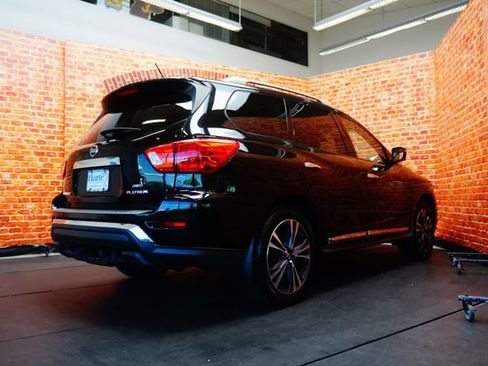 Used 2018 Nissan Pathfinder Platinum AWD/4WD image 7
