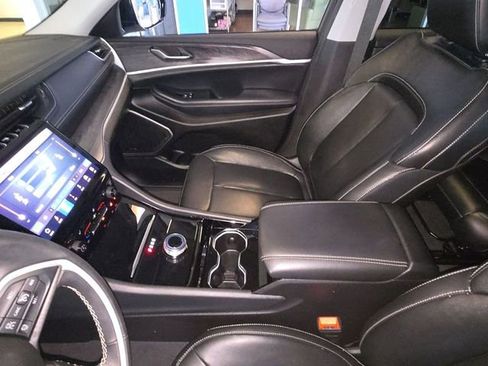 Used 2022 Jeep Grand Cherokee L Limited RWD image 21