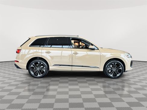 Certified 2025 Audi Q7 3.0T Premium Plus image 4