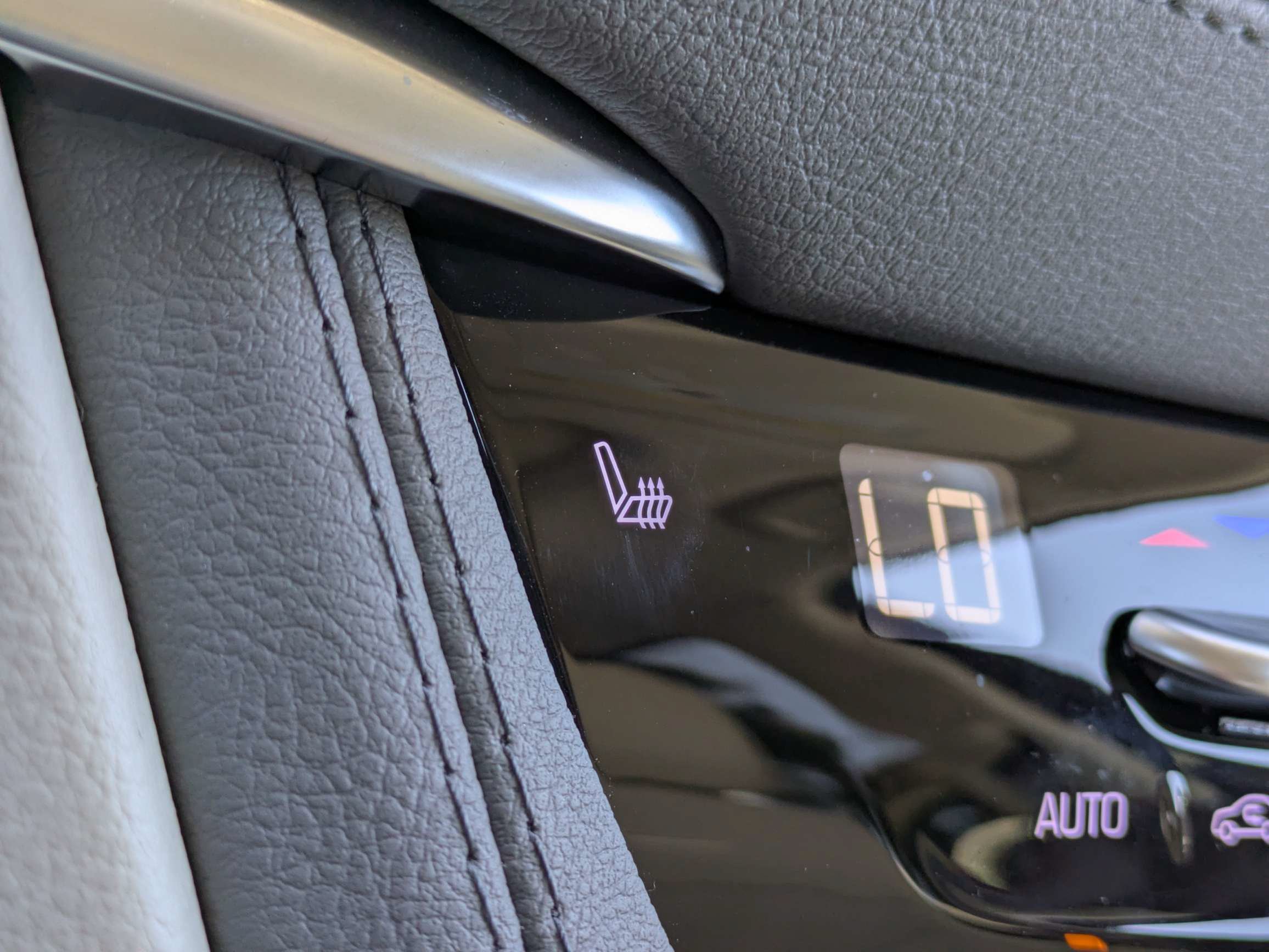 Certified 2024 Cadillac XT5 Premium Luxury w/ Technology Package FWD image 30