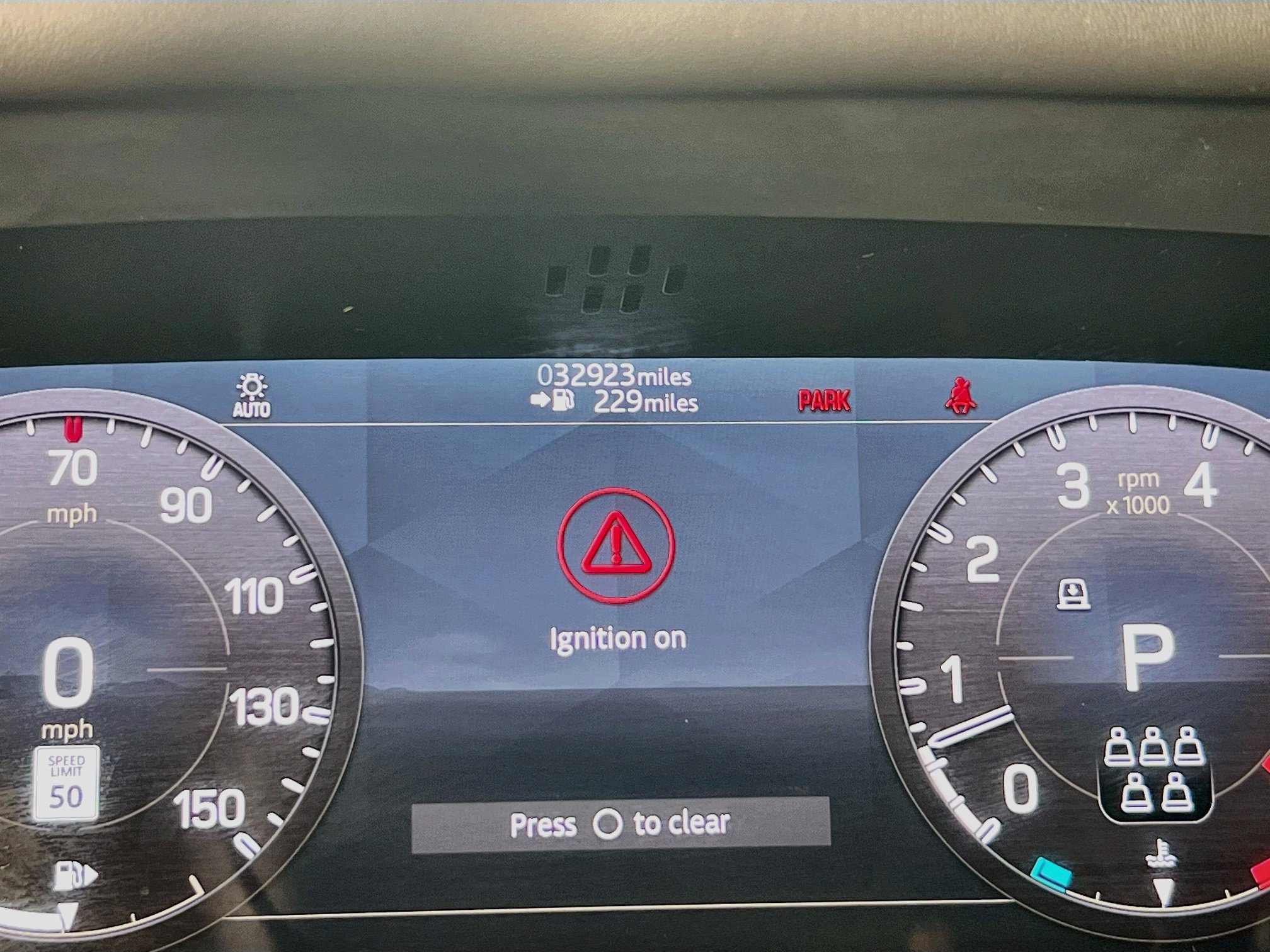 Used 2021 Land Rover Defender 110 X-Dynamic HSE AWD/4WD image 11