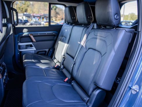 Used 2023 Land Rover Defender 110 S image 19