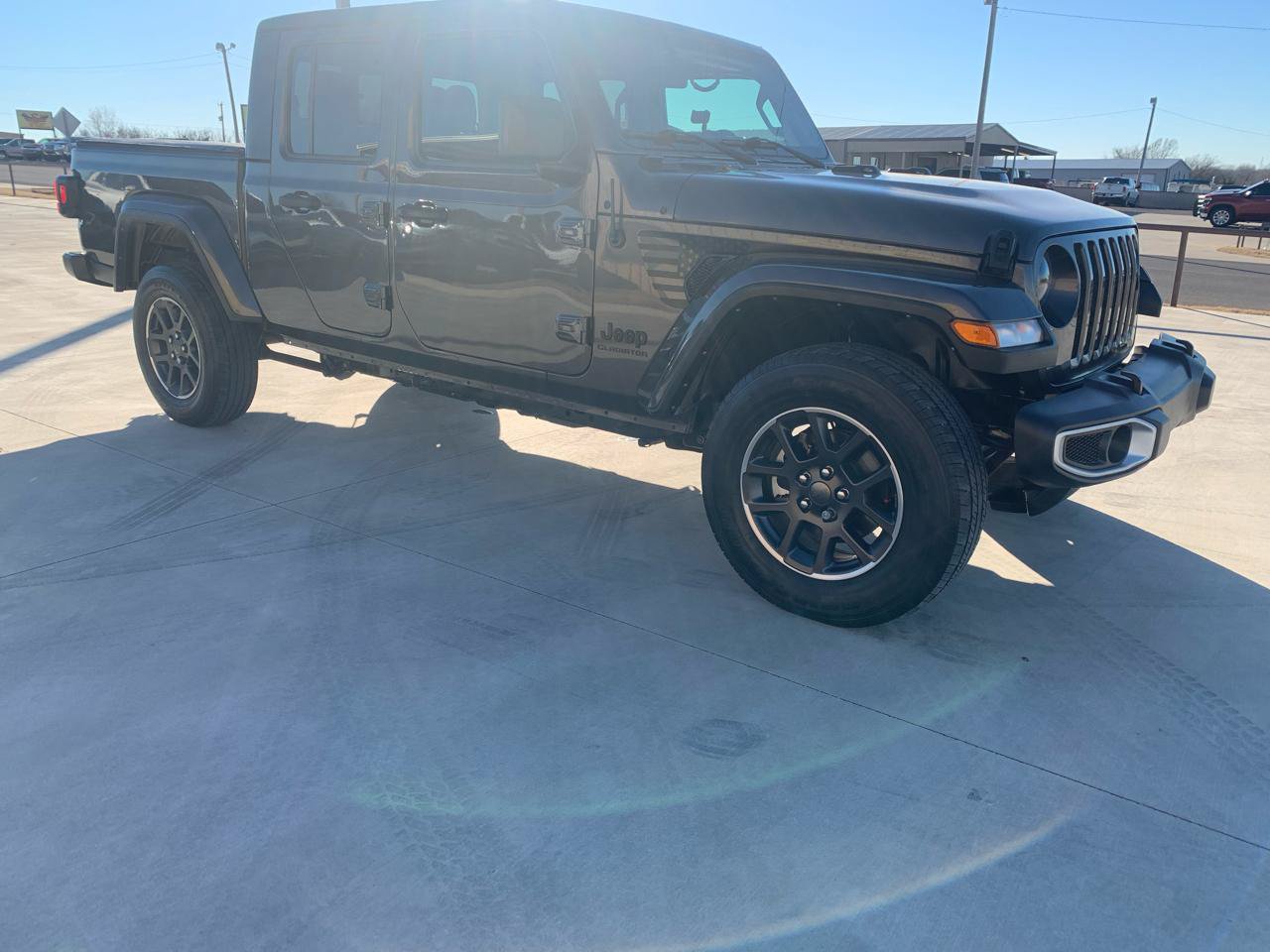 Used 2022 Jeep Gladiator Sport AWD/4WD image 1