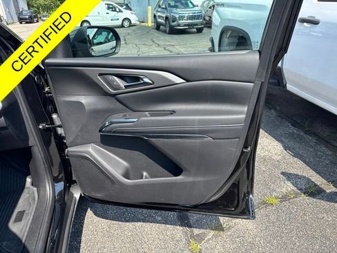 Used 2025 Chevrolet Traverse LT w/ LPO, Floor Liner Package FWD image 26
