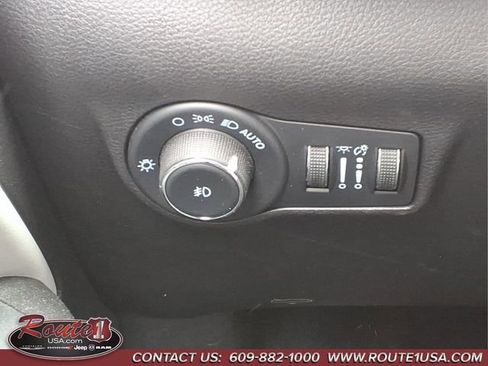 Used 2023 Jeep Compass Limited AWD/4WD image 28