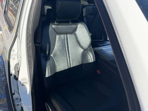 Used 2024 Jeep Wagoneer L Series II w/ Convenience Group I image 30