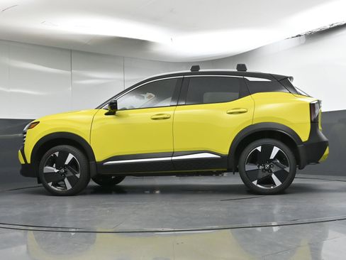 Used 2026 Nissan Kicks SR image 29