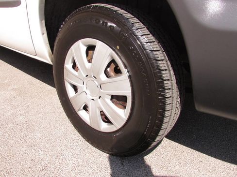 Used 2002 Dodge Caravan SE image 19