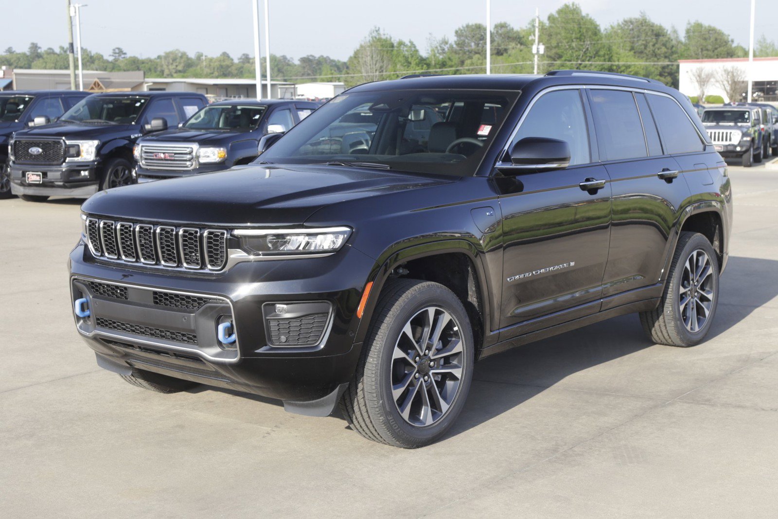 New 2022 Jeep Grand Cherokee Overland w/ Luxury Tech Group IV AWD/4WD image 7