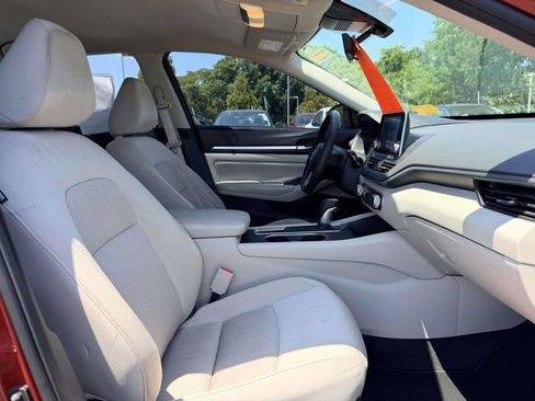 Used 2022 Nissan Altima 2.5 SV FWD image 10