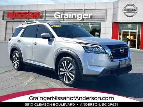 Used 2023 Nissan Pathfinder Platinum image 1