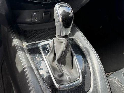 Used 2017 Nissan Rogue SL image 13