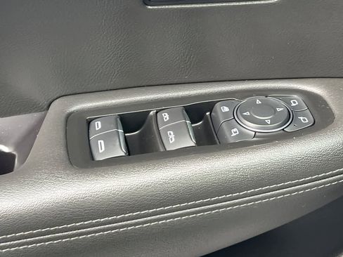 Used 2025 Cadillac XT6 Premium Luxury w/ Technology Package FWD image 14