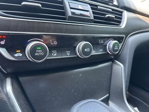 Used 2018 Honda Accord EX image 21