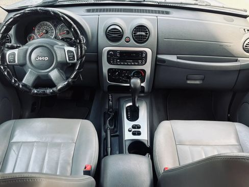 Used 2007 Jeep Liberty Limited AWD/4WD image 16