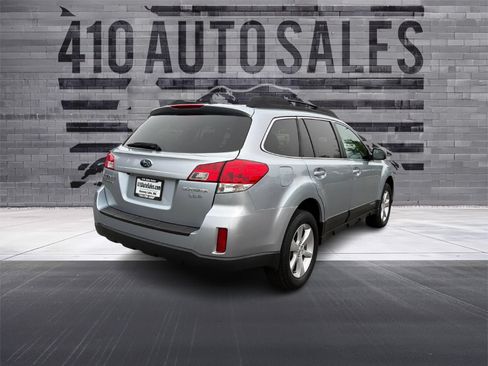 Used 2013 Subaru Outback 3.6R Limited AWD/4WD image 3