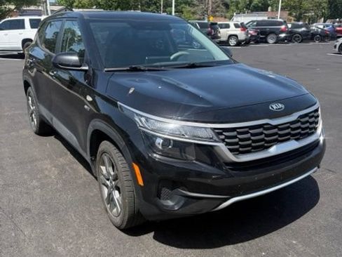 Used 2021 Kia Seltos LX AWD/4WD image 2