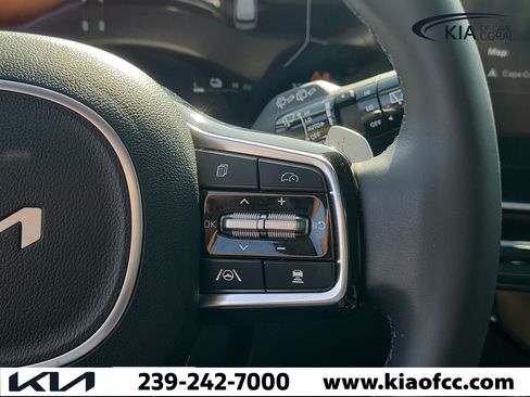 Certified 2025 Kia Carnival SX Prestige FWD image 27