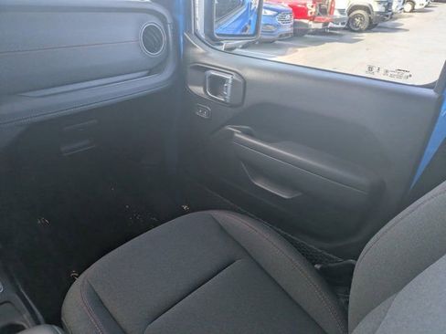Used 2026 Jeep Wrangler Unlimited Rubicon AWD/4WD image 15