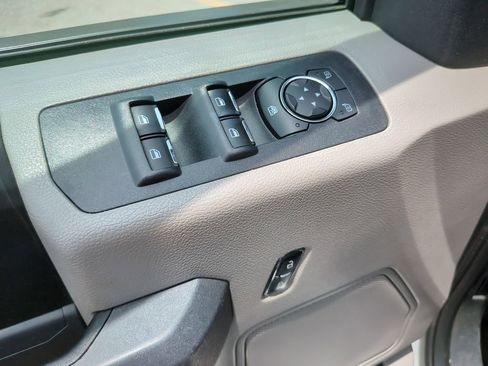 Used 2017 Ford F150 XL w/ Equipment Group 101A Mid RWD image 18