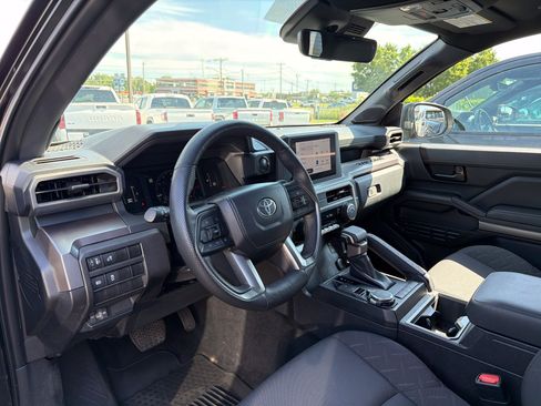 Used 2024 Toyota Tacoma SR5 AWD/4WD image 10