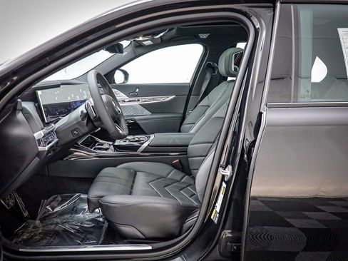 New 2026 BMW i7 xDrive60 w/ Executive Package AWD/4WD image 5