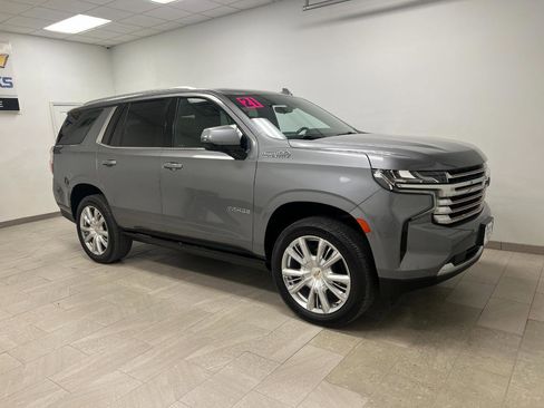 Used 2021 Chevrolet Tahoe High Country w/ Premium Package AWD/4WD image 3