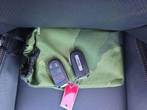 Used 2023 Jeep Compass Limited image 7