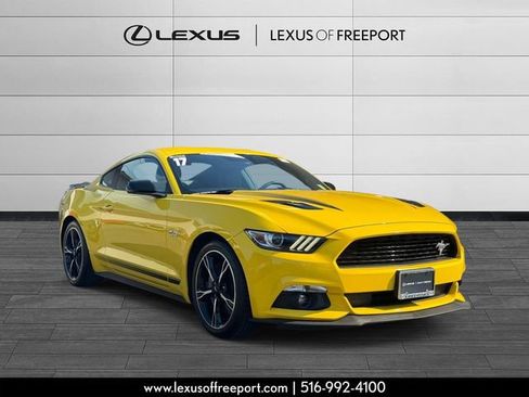 Used 2017 Ford Mustang GT Premium w/ Equipment Group 401A RWD image 1