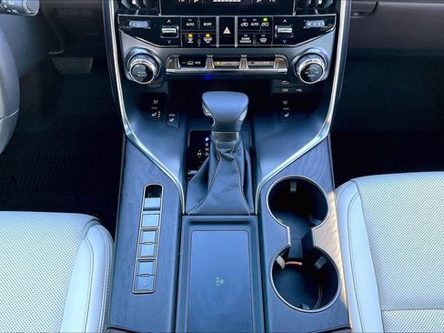 Used 2025 Lexus LX 600 4WD w/ Luxury Package image 35