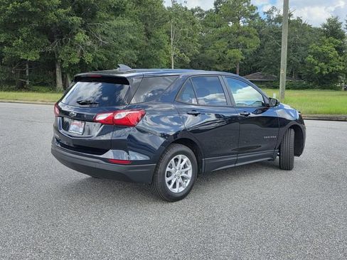 Used 2020 Chevrolet Equinox LS w/ LS Convenience Package FWD image 5