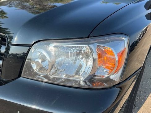 Used 2004 Toyota Highlander 4WD V6 image 9