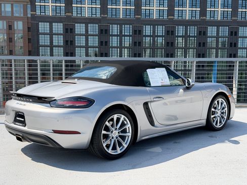 Certified 2024 Porsche 718 Boxster RWD image 9