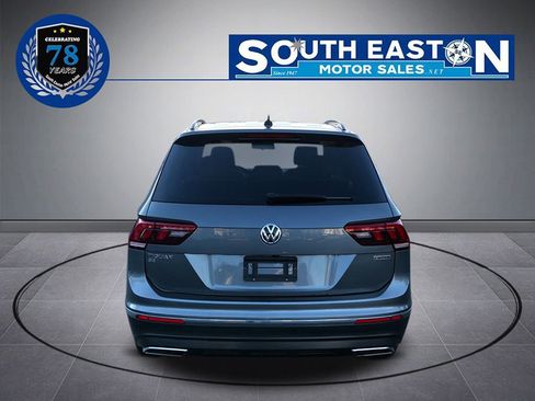 Used 2020 Volkswagen Tiguan SE w/ Panoramic Sunroof Package image 4