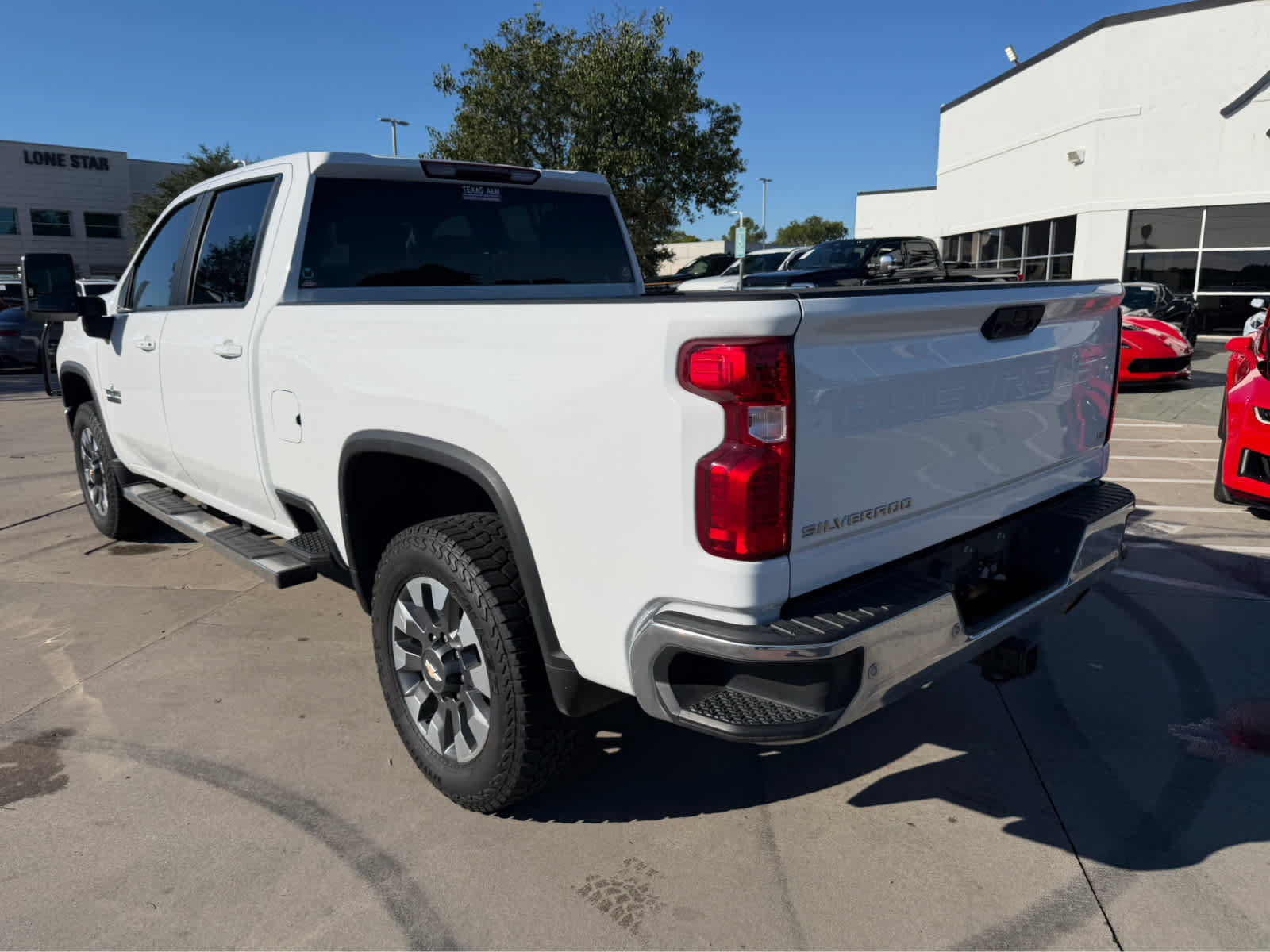 Used 2021 Chevrolet Silverado 2500 LT w/ Texas Edition AWD/4WD image 2