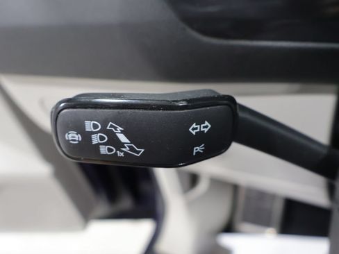 Used 2022 Volkswagen Tiguan SEL R-Line AWD/4WD image 41