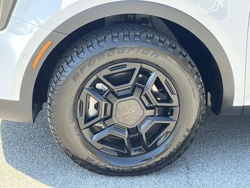 Used 2025 Kia Sorento SX Prestige w/ Olive Brown Leather Package image 11