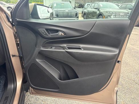 Used 2019 Chevrolet Equinox LT FWD image 33