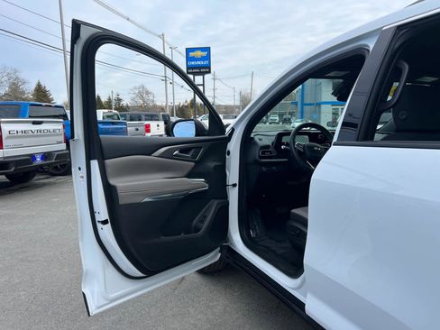 Certified 2025 Chevrolet Traverse LT image 15