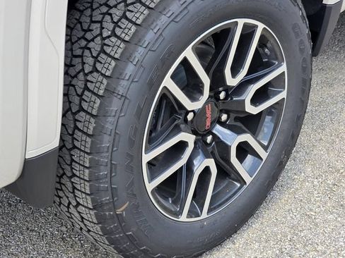 New 2026 GMC Sierra 1500 AT4 w/ AT4 Premium Package AWD/4WD image 7