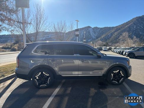 Certified 2023 Kia Telluride EX w/ EX Captain's Chair Package image 12