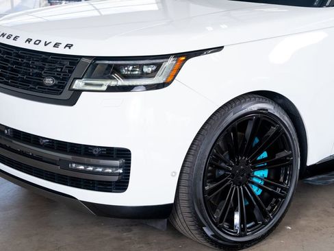 Used 2023 Land Rover Range Rover SE image 12
