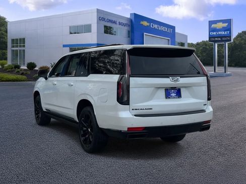 Certified 2024 Cadillac Escalade ESV Sport Platinum w/ LPO, ONYX Package AWD/4WD image 4