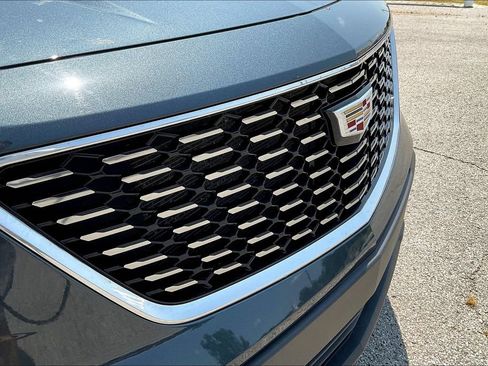 Used 2019 Cadillac XT4 Luxury w/ Cold Weather Package FWD image 24