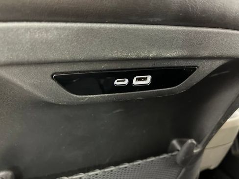Used 2024 Chrysler Pacifica Touring-L FWD image 46
